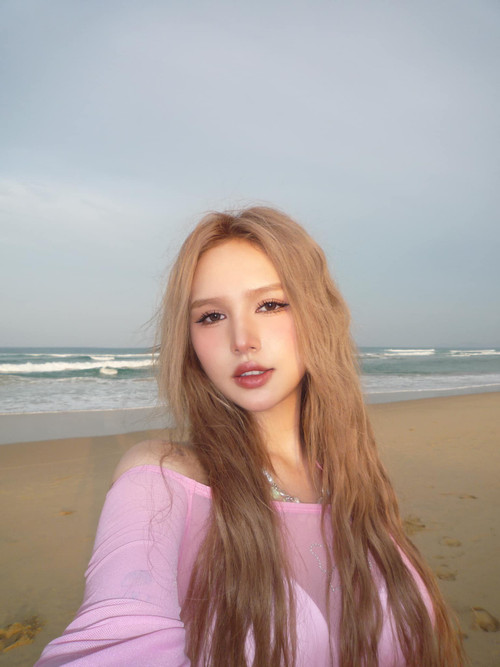 Xoài Non khẳng định không nhận tiền để ly hôn, đồng thời mối quan hệ mẹ chồng - nàng dâu không như cư dân mạng thêu dệt. Xoài Non khẳng định không nhận tiền để ly hôn, đồng thời mối quan hệ mẹ chồng - nàng dâu không như cư dân mạng thêu dệt.