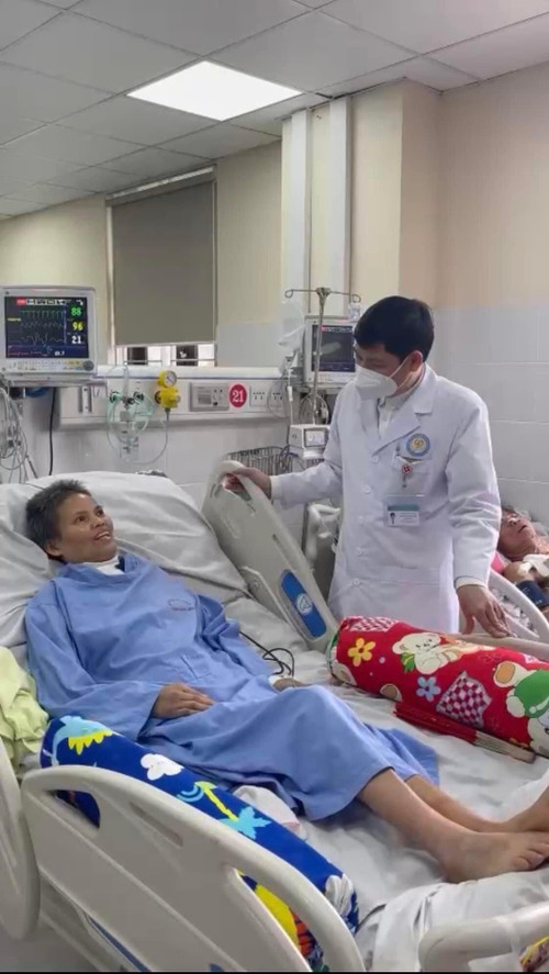 Bệnh nhân đã tỉnh táo hoàn toàn, cử động tốt