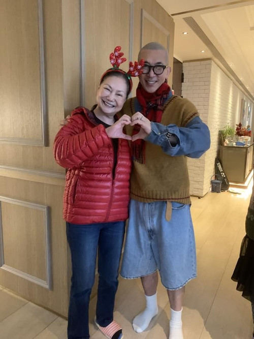 Luật pháp Đài Loan (Trung Quốc) không cho phép DJ Koo chuyển quyền thừa kế cho mẹ vợ. Luật pháp Đài Loan (Trung Quốc) không cho phép DJ Koo chuyển quyền thừa kế cho mẹ vợ.