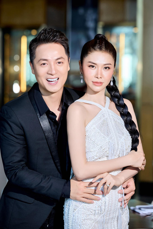 Đăng Khôi và vợ - Thùy Anh.