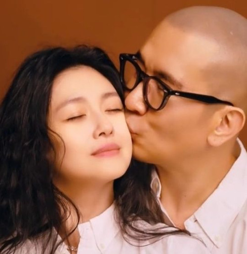 Là người thừa kế hợp pháp, DJ Koo thay mặt Từ Hy Viên giải quyết nốt các thủ tục pháp lý với Uông Tiểu Phi, Là người thừa kế hợp pháp, DJ Koo thay mặt Từ Hy Viên giải quyết nốt các thủ tục pháp lý với Uông Tiểu Phi,