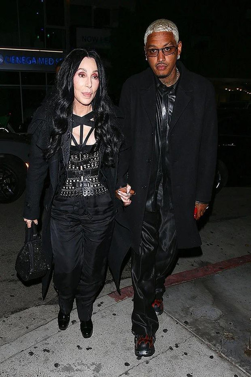 Cher hẹn hò nhà sản xuất âm nhạc kém 40 tuổi. Ảnh: BackGrid.