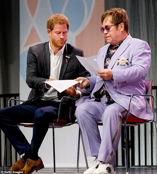 Harry và Meghan bị nghi không được mời đến bữa tiệc tại giải Oscar của Elton John. Ảnh: Getty Images.