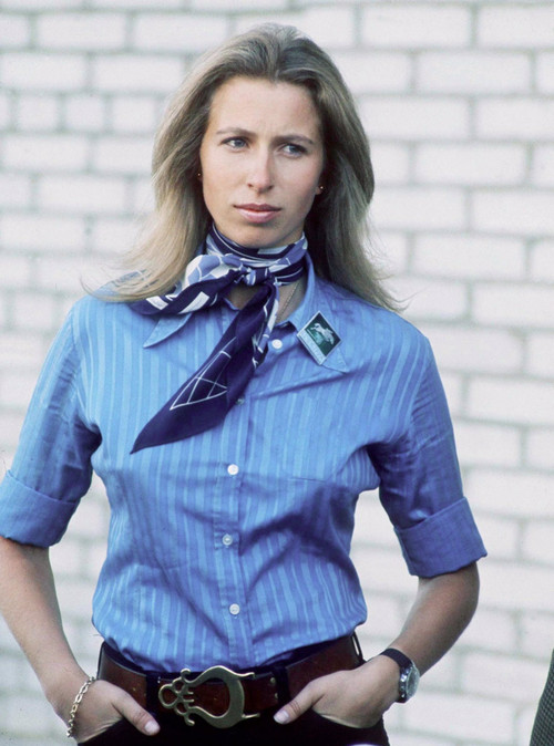 Ảnh thời trẻ của Công chúa Anne tràn ngập Twitter. Người hâm mộ dành cho bà nhiều lời khen và chúc tụng. Ảnh: Twitter.