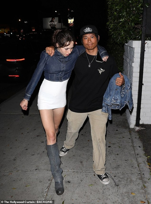 Brad Pitt được cho không bận tâm đến lối sống thị phi của Pax Thiên. Ảnh: BackGrid. Brad Pitt được cho không bận tâm đến lối sống thị phi của Pax Thiên. Ảnh: BackGrid.