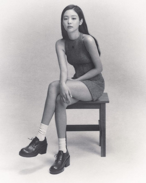 Hình ảnh mới của Jennie trên trang web công ty riêng của cô.