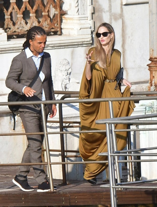 Angelina và Akala đồng hành ở Italy vào cuối tháng 8. Ảnh: BackGird.