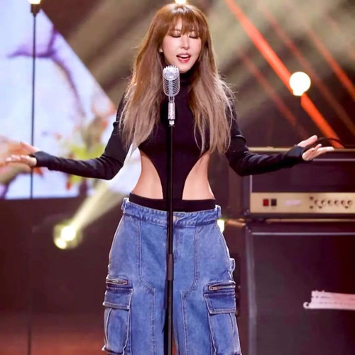 Kim Wan Sun từng bị cấm sóng 6 tháng vì có màn trình diễn quá khiêu gợi. Ảnh: IG.