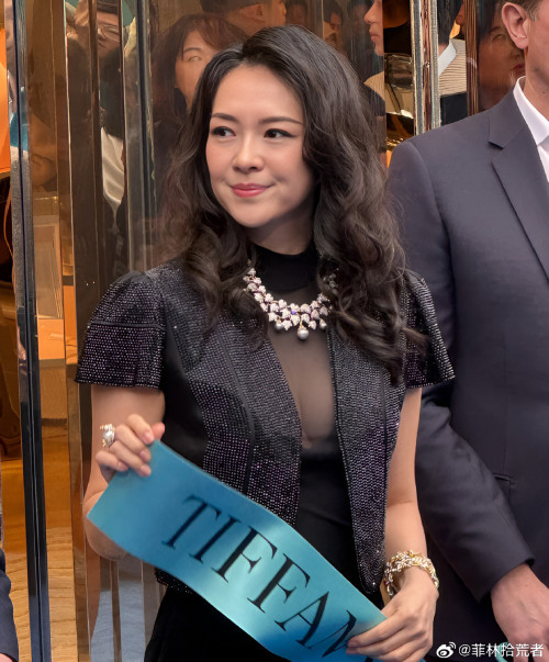 Chương Tử Di bị nghi phẫu thuật thẩm mỹ trong lần xuất hiện vào ngày 13/3. Ảnh: Weibo. Chương Tử Di bị nghi phẫu thuật thẩm mỹ trong lần xuất hiện vào ngày 13/3. Ảnh: Weibo.