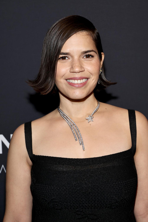 America Ferrara có kế hoạch chuyển đến Anh do thất vọng về kết quả bầu cử và muốn các con có môi trường sống tốt hơn. Ảnh: Jamie McCarthy. America Ferrara có kế hoạch chuyển đến Anh do thất vọng về kết quả bầu cử và muốn các con có môi trường sống tốt hơn. Ảnh: Jamie McCarthy.