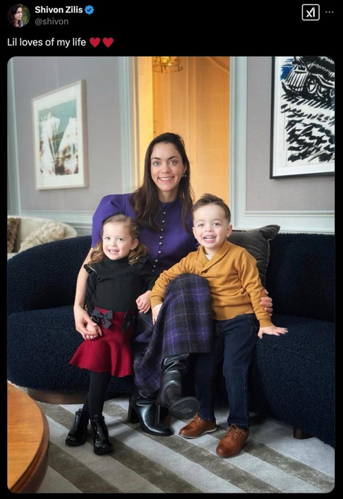 Bạn thân cho rằng Ashley bị người phụ nữ khác của Elon Musk xỏ xiên. Bạn thân cho rằng Ashley bị người phụ nữ khác của Elon Musk xỏ xiên.