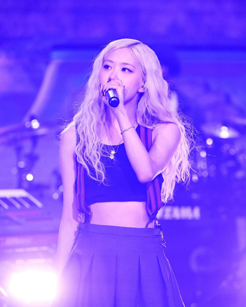 Rosé không còn thần tượng Kpop đơn thuần mà trở thành nghệ sĩ quốc tế. Ảnh: IG. Rosé không còn thần tượng Kpop đơn thuần mà trở thành nghệ sĩ quốc tế. Ảnh: IG.