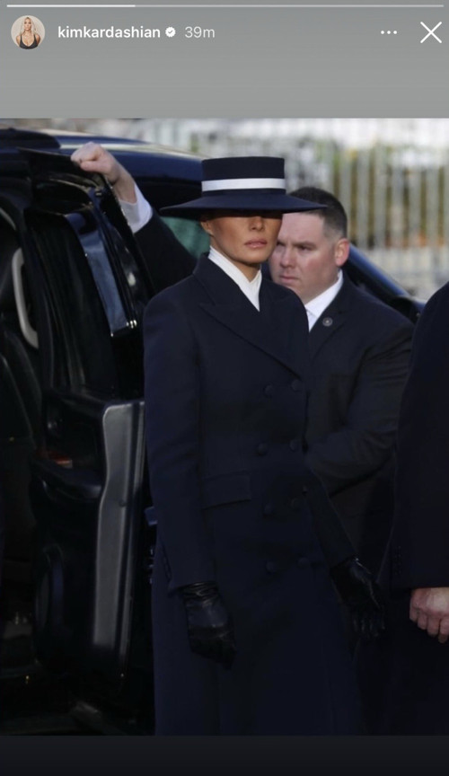 Kim Kardashian đăng ảnh bà Melania Trump lên Instagram sau lễ nhậm chức của ông Trump. Kim Kardashian đăng ảnh bà Melania Trump lên Instagram sau lễ nhậm chức của ông Trump.