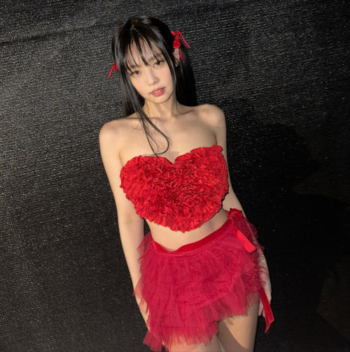 Jennie xin lỗi người hâm mộ vì không thể hoàn thành đêm diễn tại Melbourne. Ảnh: IG. Jennie xin lỗi người hâm mộ vì không thể hoàn thành đêm diễn tại Melbourne. Ảnh: IG.