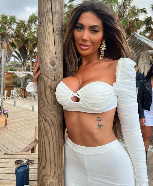 Chloe Ferry lộ vòng một bất thường trong ảnh đăng trên Instagram. Ảnh: IG.