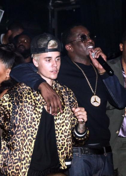 Người trong cuộc nói Justin không thân với Diddy, chỉ là diễn cho công chúng xem. Ảnh: Shutterstock. Người trong cuộc nói Justin không thân với Diddy, chỉ là diễn cho công chúng xem. Ảnh: Shutterstock.