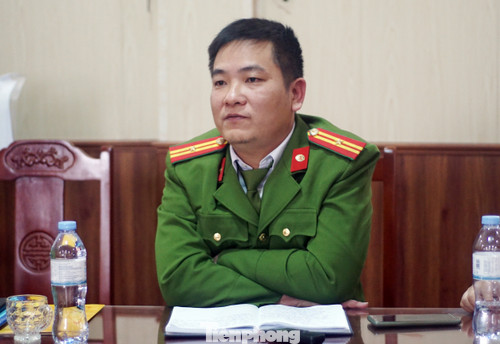 Thiếu tá Phạm Ngọc Quý - Phó trưởng Công an thị trấn Lang Chánh. Thiếu tá Phạm Ngọc Quý - Phó trưởng Công an thị trấn Lang Chánh.