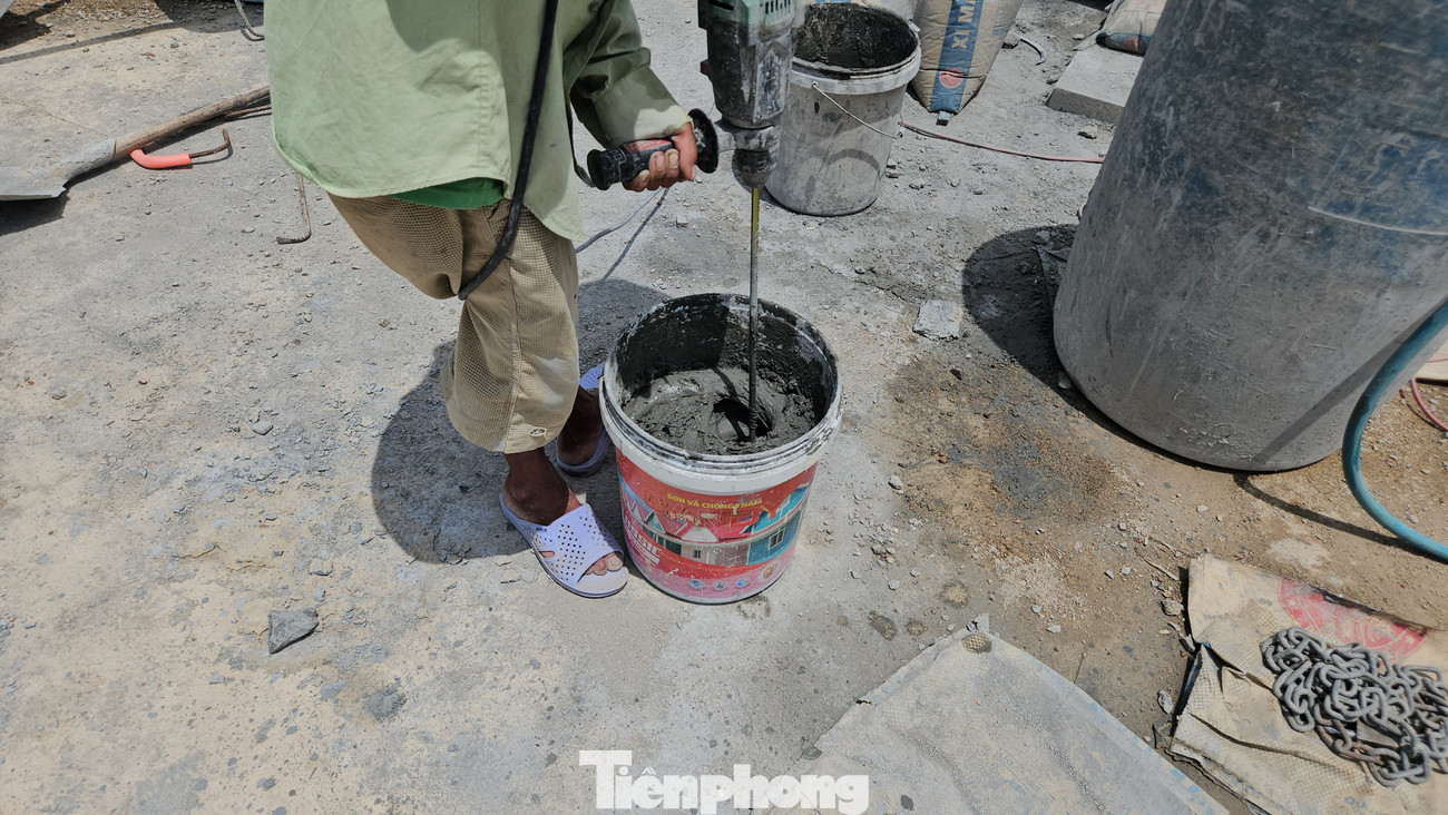 “Chúng tôi cam kết tập trung chỉ đạo các đơn vị thi công đẩy nhanh tiến độ, phấn đấu hoàn thành công trình đúng mốc thời gian mới, trước dịp lễ Quốc khánh 2/9 tới”, một lãnh đạo Ban Quản lý dự án cho biết.
