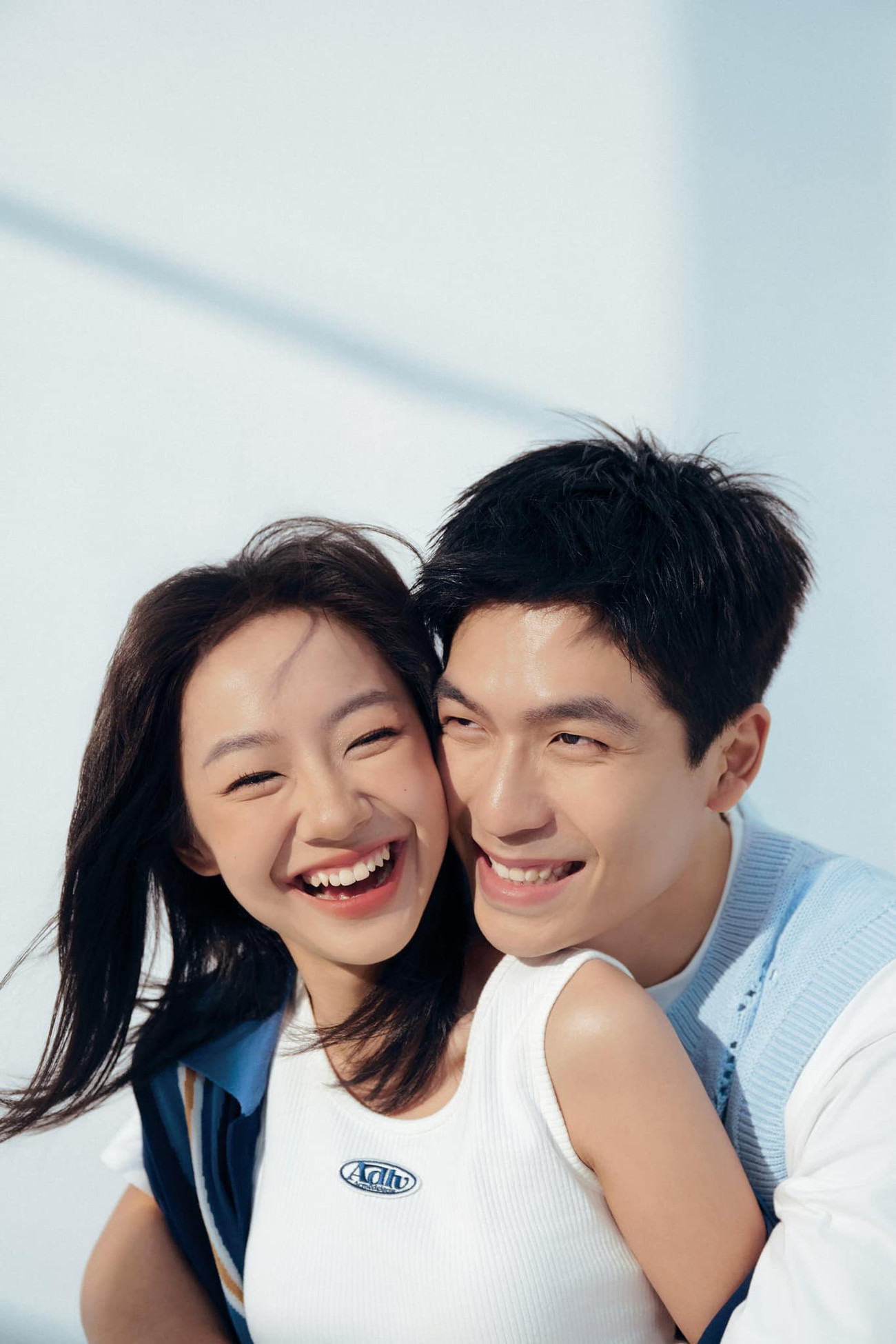 Sự ăn ý trong diễn xuất của Quốc Anh và Hoàng Hà khiến khán giả hoài nghi họ có tình cảm ngoài đời thực. Sự ăn ý trong diễn xuất của Quốc Anh và Hoàng Hà khiến khán giả hoài nghi họ có tình cảm ngoài đời thực.