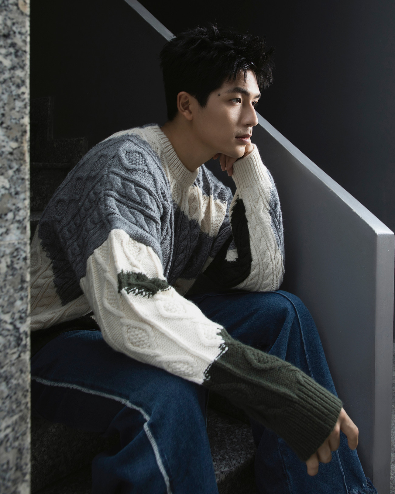 "Tôi từng nhận nhiều luồng ý kiến trái chiều về diễn xuất. Nhưng cũng nhờ đó mà tôi cố gắng để trau dồi, cải thiện hơn", Quốc Anh chia sẻ. "Tôi từng nhận nhiều luồng ý kiến trái chiều về diễn xuất. Nhưng cũng nhờ đó mà tôi cố gắng để trau dồi, cải thiện hơn", Quốc Anh chia sẻ.