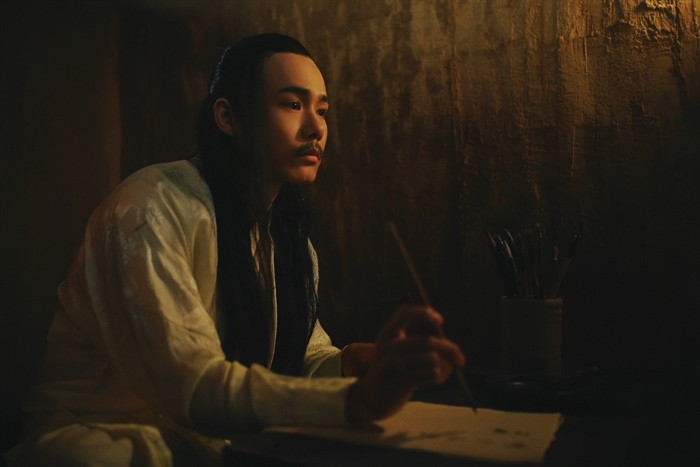 Tạo hình nhân vật Đặng Trần Côn của Quốc Toàn trong phim Hồng Hà nữ sĩ. Tạo hình nhân vật Đặng Trần Côn của Quốc Toàn trong phim Hồng Hà nữ sĩ.