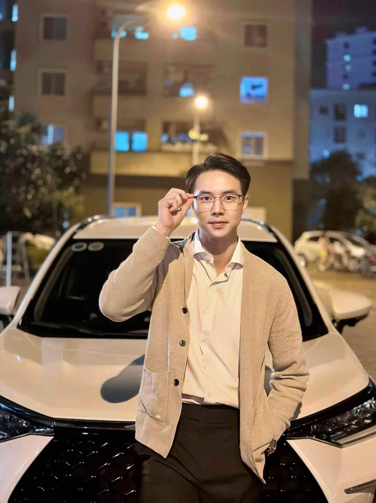 Nam diễn viên sở hữu ngoại hình đẹp và gu thời trang bắt mắt.