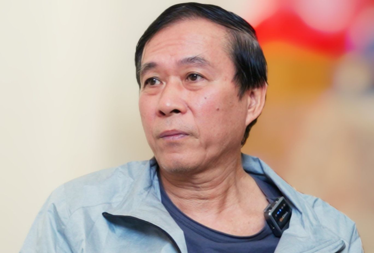 NSƯT Đỗ Kỷ trượt danh hiệu NSND do có đơn thư khiếu nại. Ông đã làm đơn xin cứu xét gửi các cấp. NSƯT Đỗ Kỷ trượt danh hiệu NSND do có đơn thư khiếu nại. Ông đã làm đơn xin cứu xét gửi các cấp.