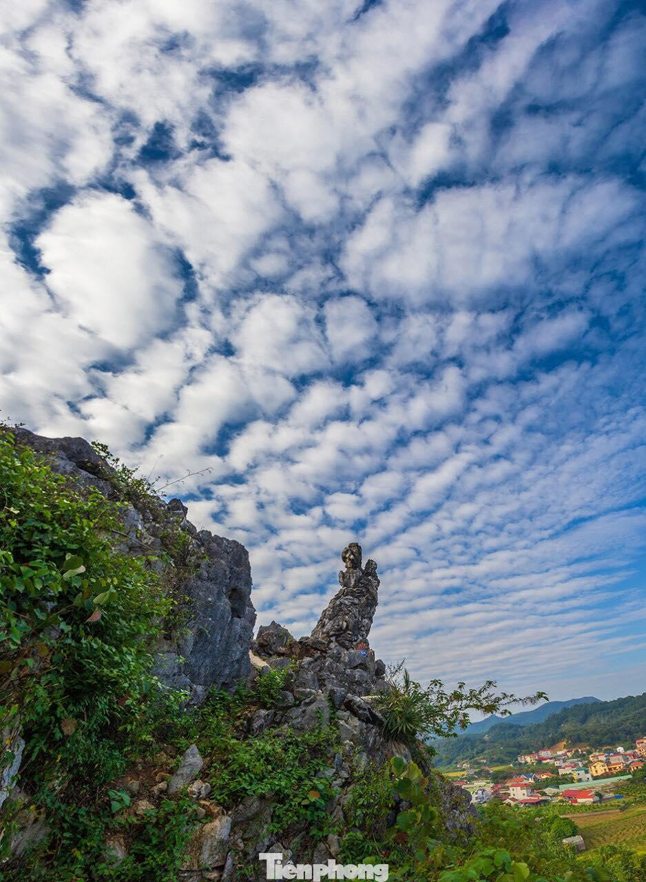 “Mỗi bức ảnh ở mỗi thời khắc khác nhau đều đem đến cho tôi những xúc cảm và tôi đã ghi lại bằng cả tấm lòng. Qua đây, tôi muốn tri ân đến lòng thủy chung của người con gái Việt và góp phần trong việc quảng bá hình ảnh, vẻ đẹp của tỉnh Lạng Sơn”. Anh Minh nói.