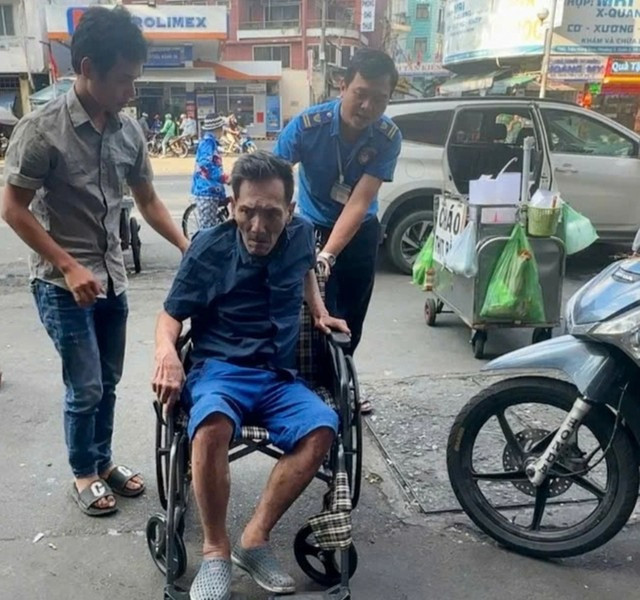 Thương Tín đang gặp vấn đề nghiêm trọng về đầu gối, nguy cơ tàn tật vĩnh viễn.