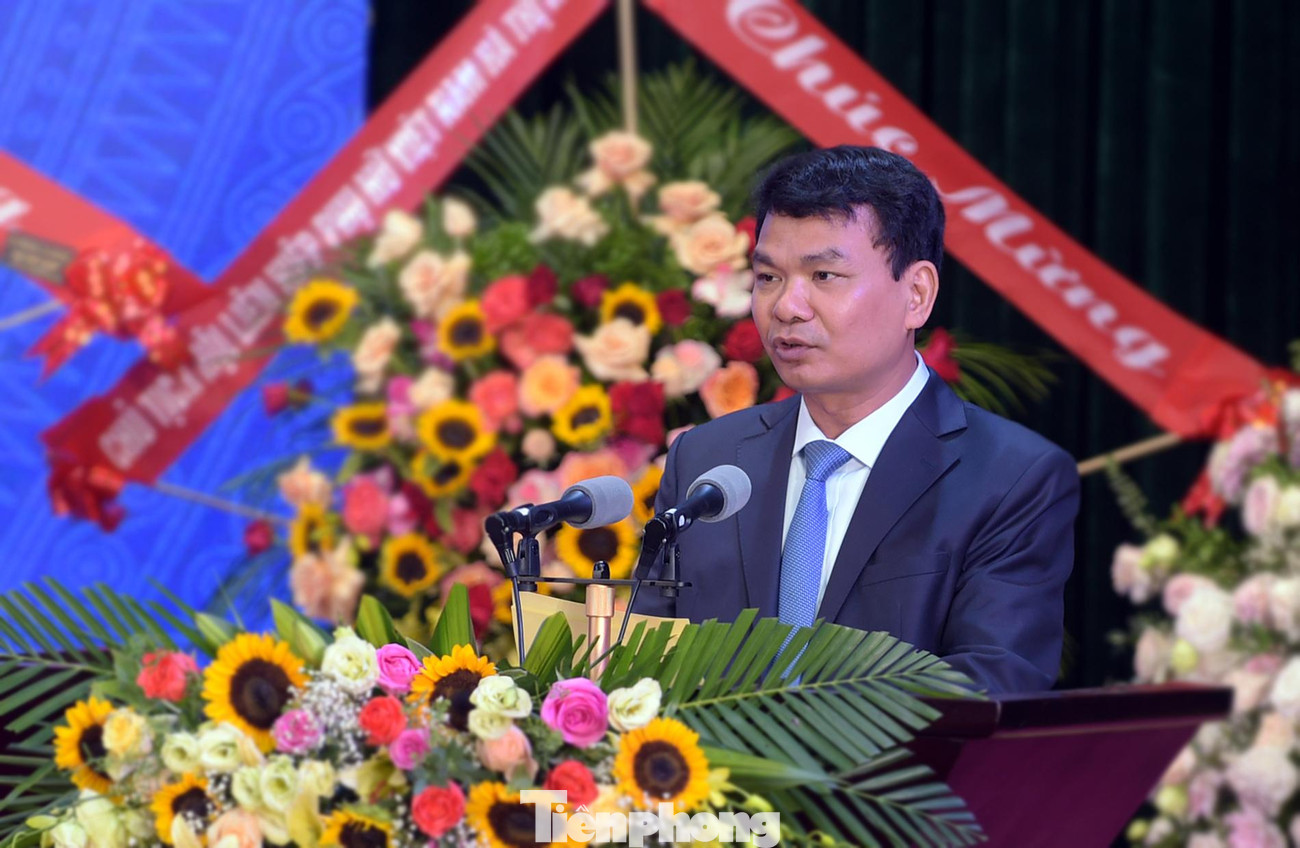 Phát biểu tại Đại hội, ông Đặng Xuân Phong, Ủy viên T.Ư Đảng, Bí thư Tỉnh ủy Lào Cai nhấn mạnh: "Cần coi việc xây dựng, củng cố tổ chức Đoàn là vấn đề then chốt để đẩy mạnh các mặt hoạt động, đồng thời chủ động và tích cực tham gia xây dựng Đảng, cung cấp cho Đảng nguồn lực mới với trình độ và phẩm chất cao".