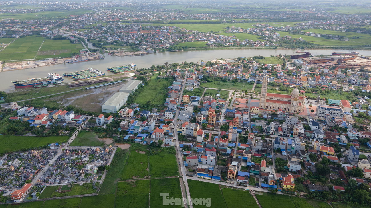 Có một điểm nổi bật của người dân Phú An là toàn bộ dân cư theo Công giáo. Bà con giáo dân hướng đến lối sống "tốt đời đẹp đạo", "sống phúc âm giữa lòng dân tộc". Đóng góp tích cực vào sự phát triển của quê hương.