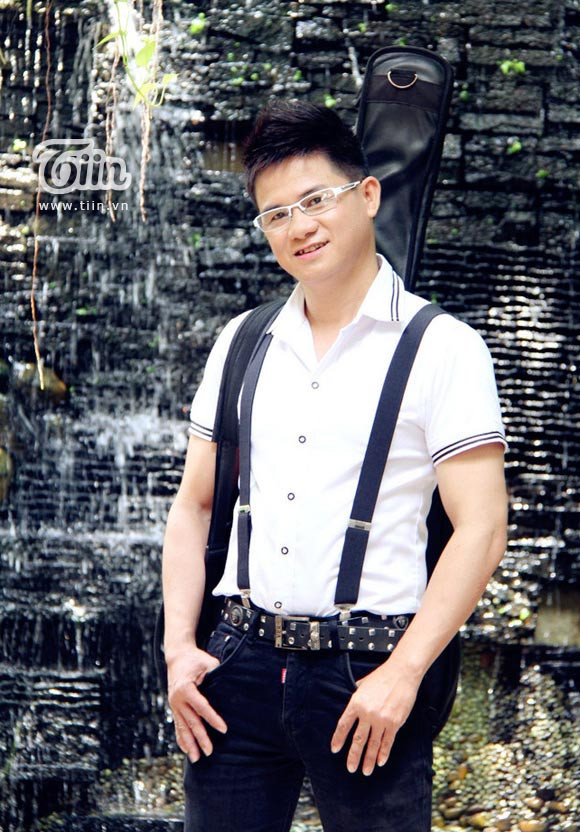 Ca sĩ Tim, Chí Thiện và dàn sao 'khuấy động' Chủ nhật đỏ 2019 ở TPHCM ảnh 6