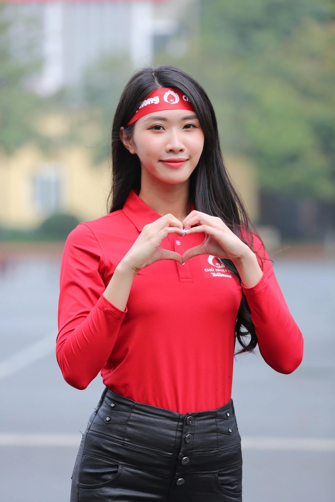 Cô chia sẻ đã vô cùng háo hức và dậy từ rất sớm để chuẩn bị cho sự kiện ngày hôm nay.