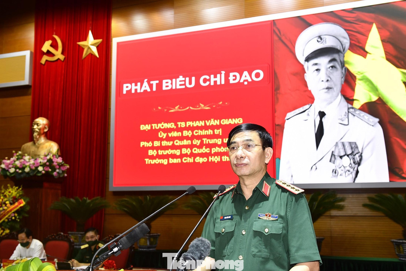 Đại tướng Phan Văn Giang, Bộ trưởng Bộ Quốc phòng phát biểu chỉ đạo hội thảo, sáng 25/8 Đại tướng Phan Văn Giang, Bộ trưởng Bộ Quốc phòng phát biểu chỉ đạo hội thảo, sáng 25/8
