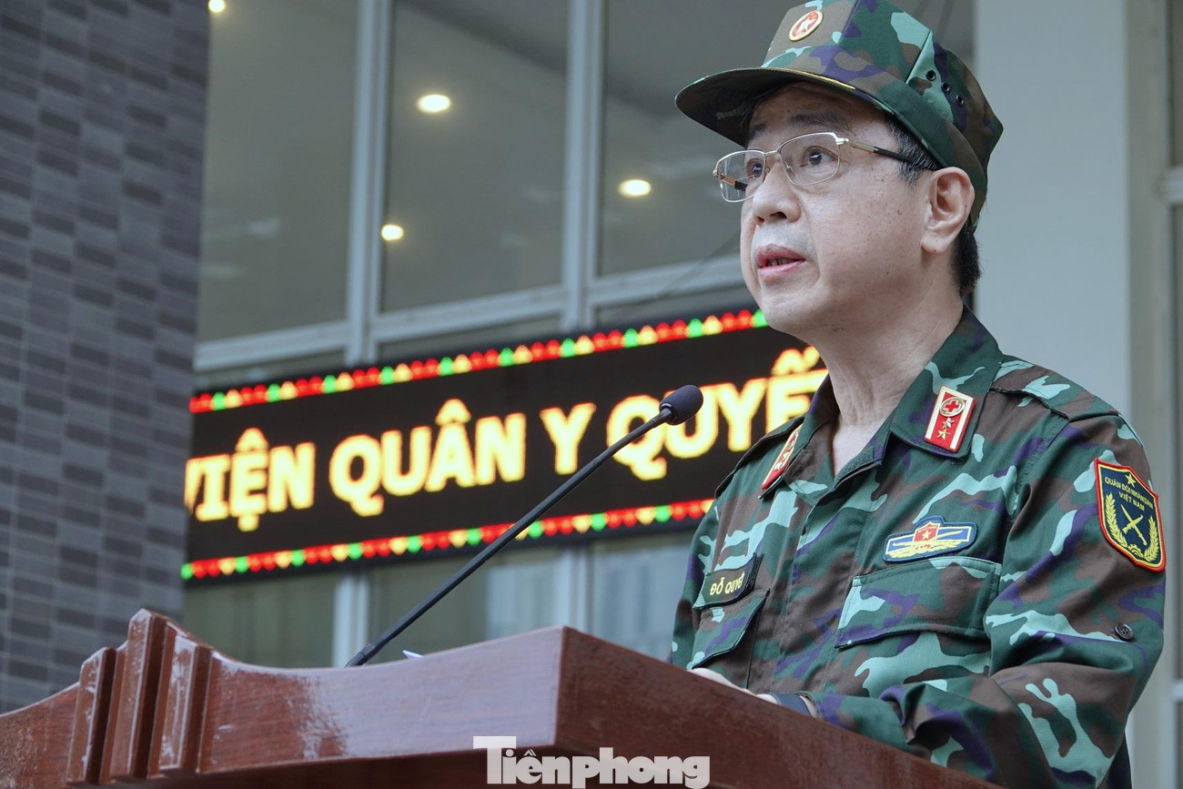 Trung tướng Đỗ Quyết phát biểu giao nhiệm vụ cho đoàn công tác