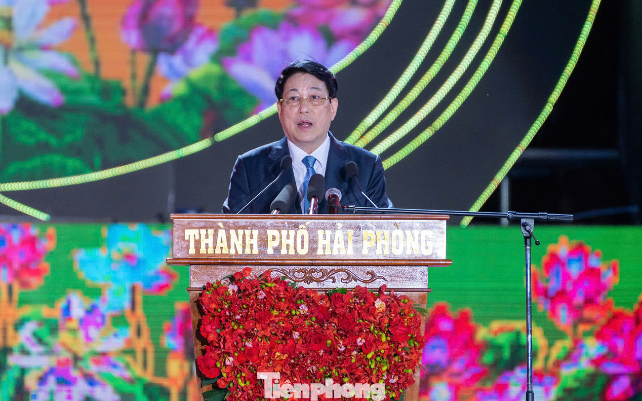 Chủ tịch nước Lương Cường dự và phát biểu tại Lễ kỷ niệm 70 năm Ngày Giải phóng Hải Phòng. Chủ tịch nước Lương Cường dự và phát biểu tại Lễ kỷ niệm 70 năm Ngày Giải phóng Hải Phòng.