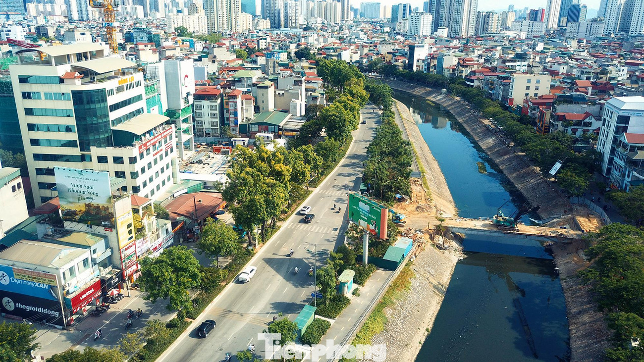 Hà Nội rất khác trong những ngày mùa hè.
