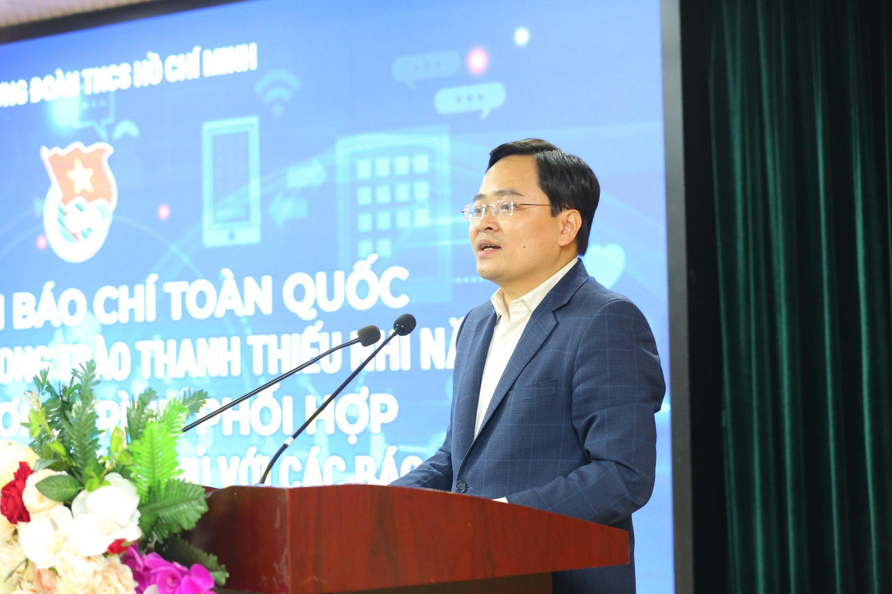 Bí thư thứ nhất T.Ư Đoàn Nguyễn Anh Tuấn phát biểu tại lễ trao giải thưởng Bí thư thứ nhất T.Ư Đoàn Nguyễn Anh Tuấn phát biểu tại lễ trao giải thưởng