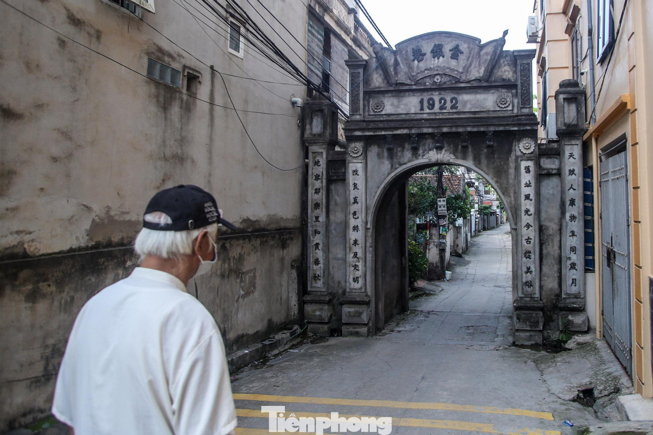 Khu vực làng cổ hiện còn lại khoảng 120 ha gồm 5 xóm với hơn trăm nóc nhà có thâm niên vượt cả trăm năm.