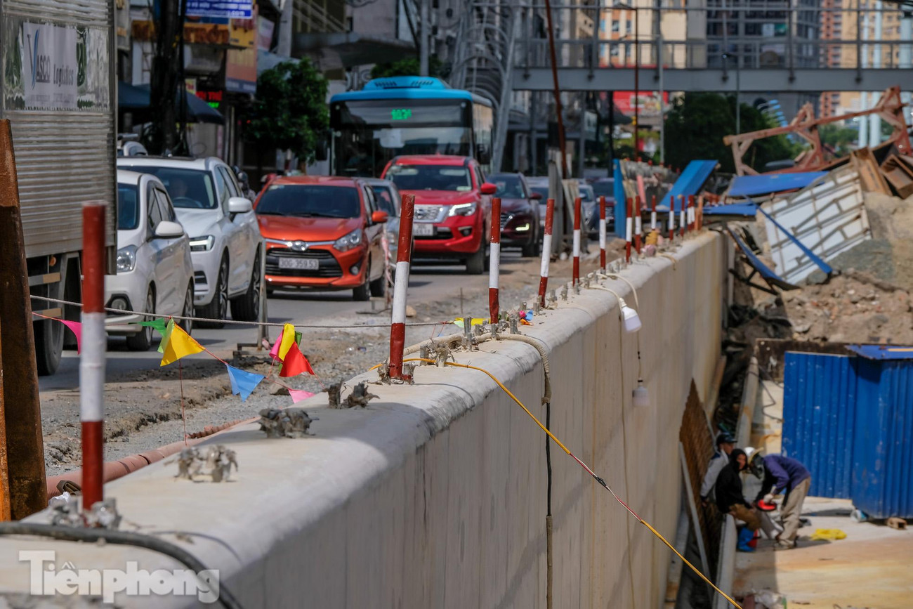 Dự án đang đẩy nhanh tiến độ sau COVID-19, thi công liên tục với 3 ca/ngày để kịp thông xe phục vụ dịp lễ 10/10.