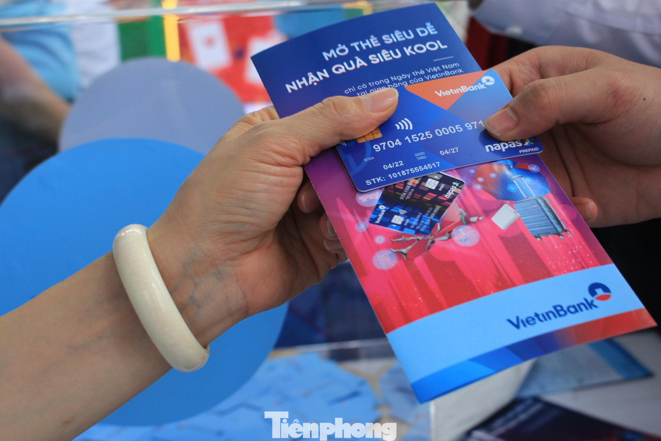 Cuối chia sẻ, Thanh Phương bày tỏ rằng bản thân rất ấn tượng và đánh giá cao sự tiện ích của ngân hàng ViettinBank trong thời đại 4.0, do đó nữ sinh viên cùng các bạn sẽ luôn đón chờ những sản phẩm tiện ích của ngân hàng, cũng như sẽ luôn mong chờ các chương trình Ngày Thẻ Việt Nam tiếp theo.