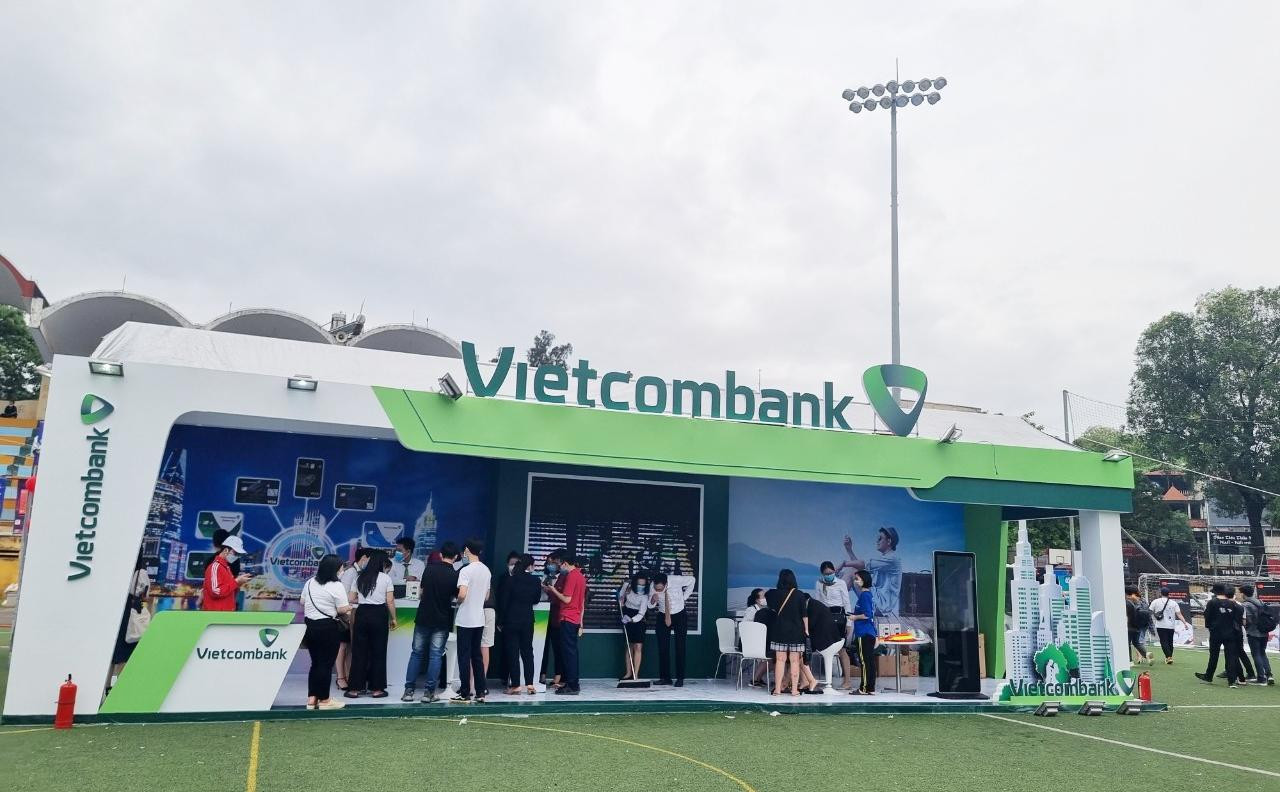 Đại diện Vietcombank cho biết, đơn vị mong muốn thông qua các hoạt động tại Ngày Thẻ Việt Nam lần 2, sẽ góp phần đưa hệ sinh thái thanh toán không tiền mặt của hệ thống ngân hàng tới gần hơn nữa với công chúng, với người dân, đặc biệt là học sinh, sinh viên, những chủ nhân tương lai của đất nước, để cùng xây dựng một xã hội thanh toán hiện đại, văn minh và nhân văn.