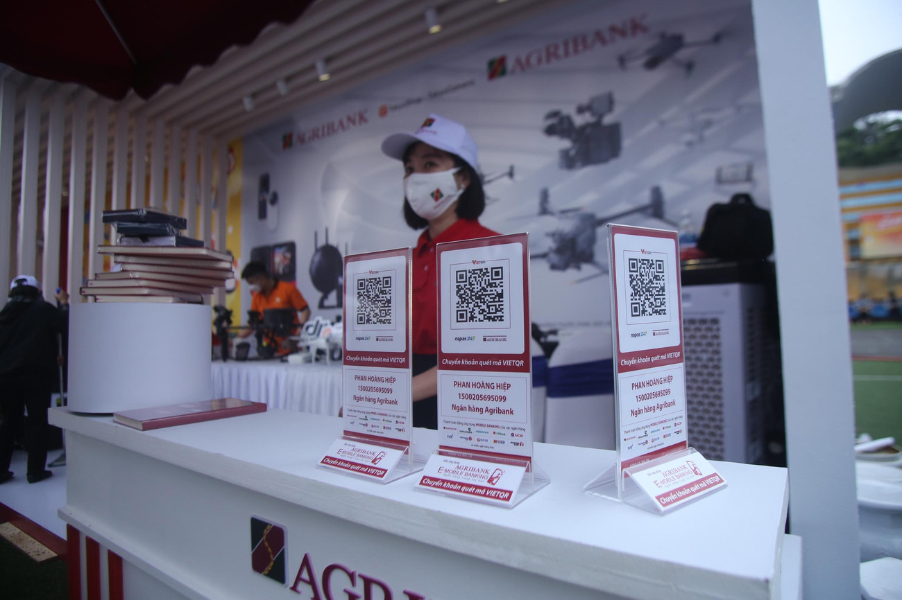 Đồng thời, sản phẩm phục vụ mục tiêu kép: vừa là công cụ tài chính giúp khách hàng tiếp cận được nguồn vốn chính thức với giá cả hợp lý vừa là công cụ thực hiện chính sách thúc đẩy thanh toán không dùng tiền mặt của Chính phủ, Ngân hàng Nhà nước.