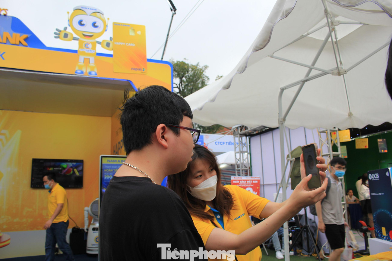 Được biết, với những nỗ lực trong đầu tư công nghệ, Nam A Bank nhận được hàng loạt giải thưởng uy tín về công nghệ như "Ngân hàng số thế hệ mới tốt nhất Việt Nam 2021" (Best New Digital Bank Vietnam 2021) do Tạp chí International Business tổ chức.