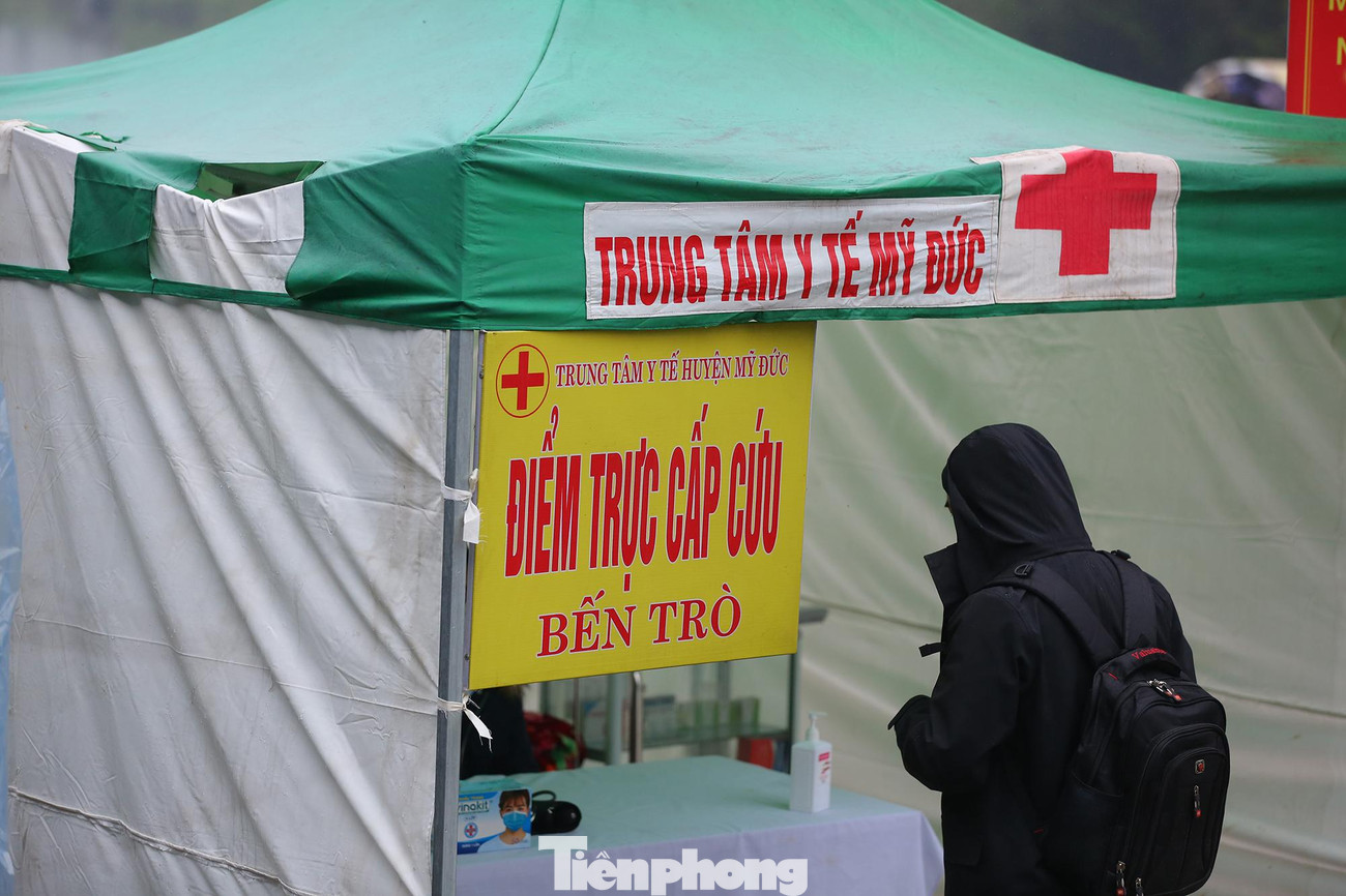 Để đảm bảo công tác phòng chống dịch COVID-19, ban tổ chức đã lập 8 chốt kiểm soát dịch ở các lối ra vào khu di tích, 2 trạm y tế lưu động được thiết lập ở Trạm y tế xã Hương Sơn và khu Bến Trò (điểm soát vé tham quan). Để đảm bảo công tác phòng chống dịch COVID-19, ban tổ chức đã lập 8 chốt kiểm soát dịch ở các lối ra vào khu di tích, 2 trạm y tế lưu động được thiết lập ở Trạm y tế xã Hương Sơn và khu Bến Trò (điểm soát vé tham quan).