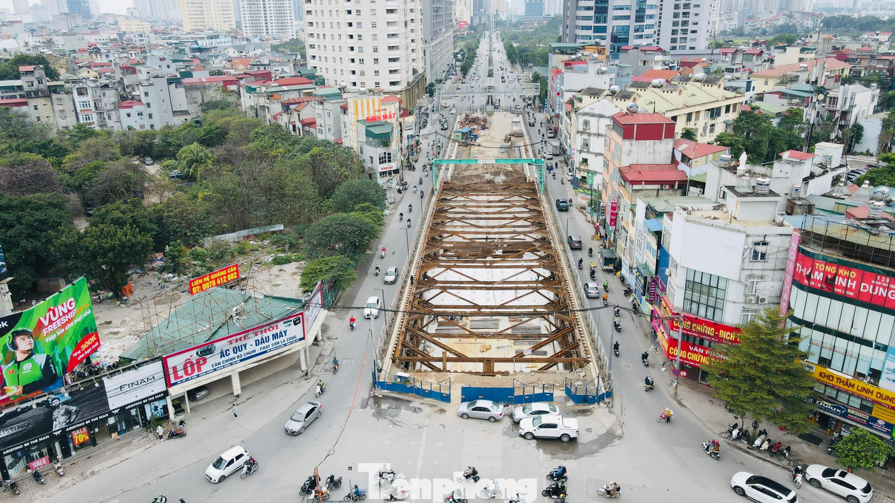 Toàn cảnh dự án hầm chui Lê Văn Lương trị giá hơn 700 tỷ đồng đang dần thành hình ở Thủ đô. Toàn cảnh dự án hầm chui Lê Văn Lương trị giá hơn 700 tỷ đồng đang dần thành hình ở Thủ đô.