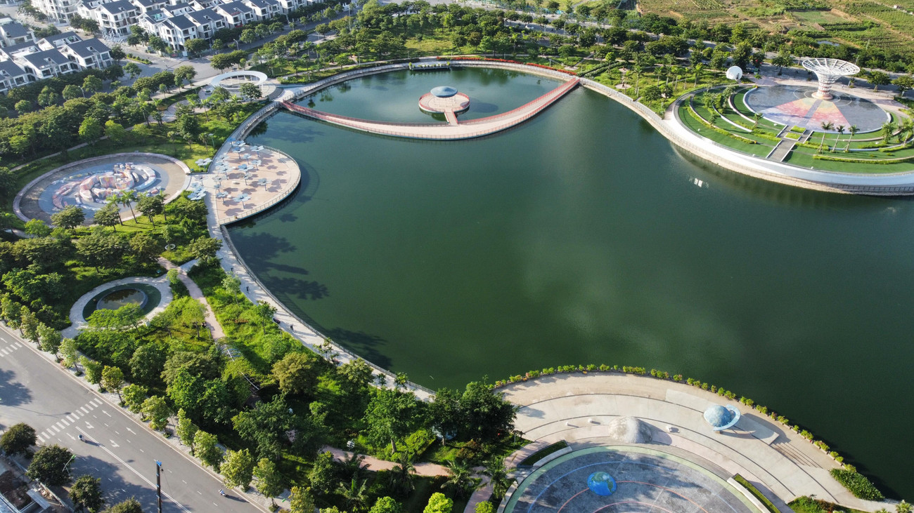 Các hạng mục của công viên Thiên văn học gần như đã hoàn thành nhưng đến nay vẫn chưa mở cửa đưa vào sử dụng. Các hạng mục của công viên Thiên văn học gần như đã hoàn thành nhưng đến nay vẫn chưa mở cửa đưa vào sử dụng.