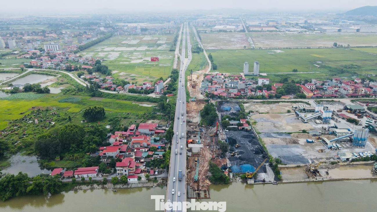 Dự án đầu tư xây mới cầu Như Nguyệt qua sông Cầu có vị trí nằm bên cạnh vị trí cầu hiện tại về phía hạ lưu, chiều dài cầu và tuyến đường hai bên đầu cầu dự kiến dài khoảng 1,32km. Dự án đầu tư xây mới cầu Như Nguyệt qua sông Cầu có vị trí nằm bên cạnh vị trí cầu hiện tại về phía hạ lưu, chiều dài cầu và tuyến đường hai bên đầu cầu dự kiến dài khoảng 1,32km.