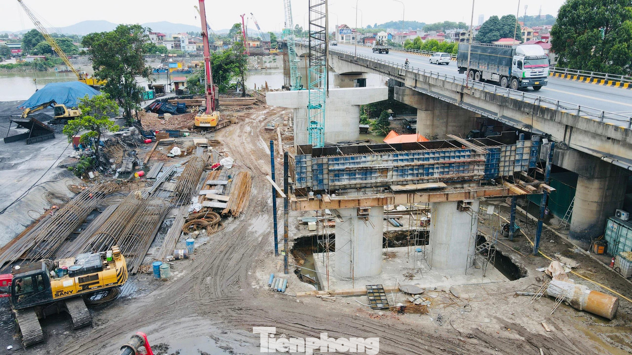 Cầu Như Nguyệt được đầu tư mở rộng từ 2 làn xe lên 4 làn xe, rộng 33m để đồng bộ với khổ đường trên toàn tuyến. Cầu Như Nguyệt được đầu tư mở rộng từ 2 làn xe lên 4 làn xe, rộng 33m để đồng bộ với khổ đường trên toàn tuyến.