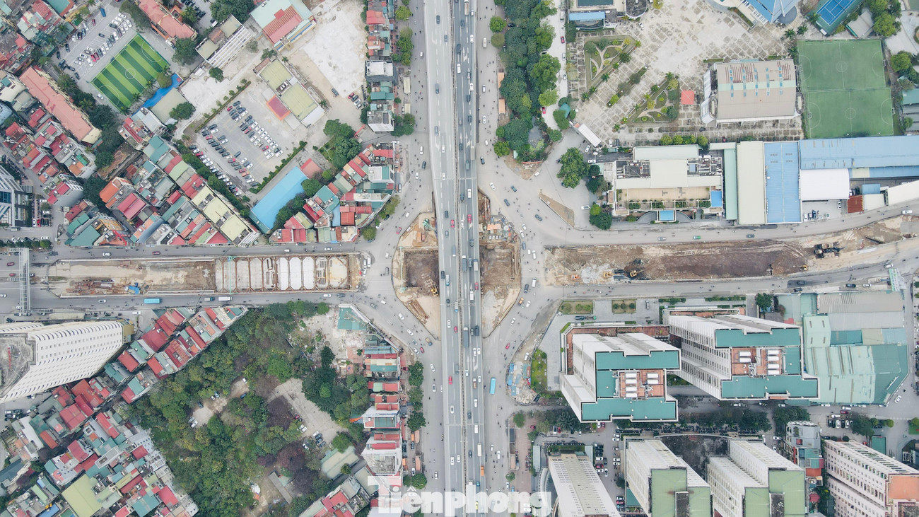 Sau khi hoàn thành, nút giao Lê Văn Lương - Tố Hữu - Khuất Duy Tiến - Vành đai 3 sẽ có tổng cộng 10 làn xe (theo hướng Lê Văn Lương - Tố Hữu và ngược lại, thay vì 8 làn xe như hiện nay), góp phần giải quyết xung đột giao thông từng bước hoàn chỉnh hệ thống hạ tầng giao thông Hà Nội. Sau khi hoàn thành, nút giao Lê Văn Lương - Tố Hữu - Khuất Duy Tiến - Vành đai 3 sẽ có tổng cộng 10 làn xe (theo hướng Lê Văn Lương - Tố Hữu và ngược lại, thay vì 8 làn xe như hiện nay), góp phần giải quyết xung đột giao thông từng bước hoàn chỉnh hệ thống hạ tầng giao thông Hà Nội.